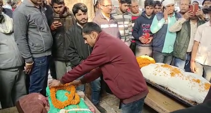छपरा में दो होमगार्ड जवानों की हत्या ; एक साथ दी गई श्रद्धांजलि, आक्रोश