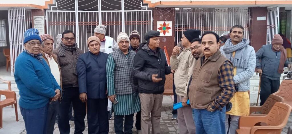 प्रभुनाथ नगर में जल जमाव की समस्या को ले वेटरन फोरम एनजीटी कोर्ट का खटखटाएगा दरवाजा ; एकजुट हुए मोहल्लेवासी