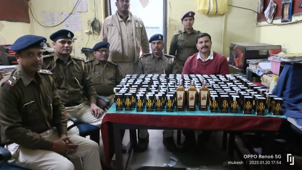 छपरा जंक्शन पर भारी मात्रा में अंग्रेजी शराब बरामद ; तस्कर फरार