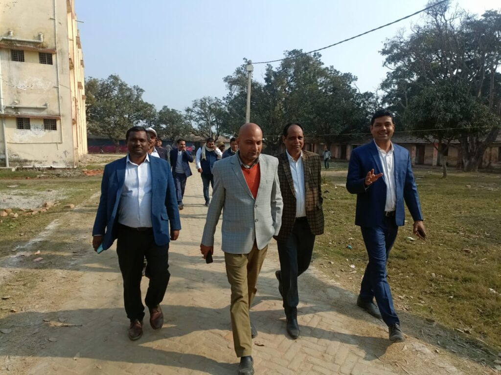 गोपालगंज में नवनियुक्त शिक्षकों के तीसरे बैच का डीईओ और डीपीओ ने किया निरीक्षण