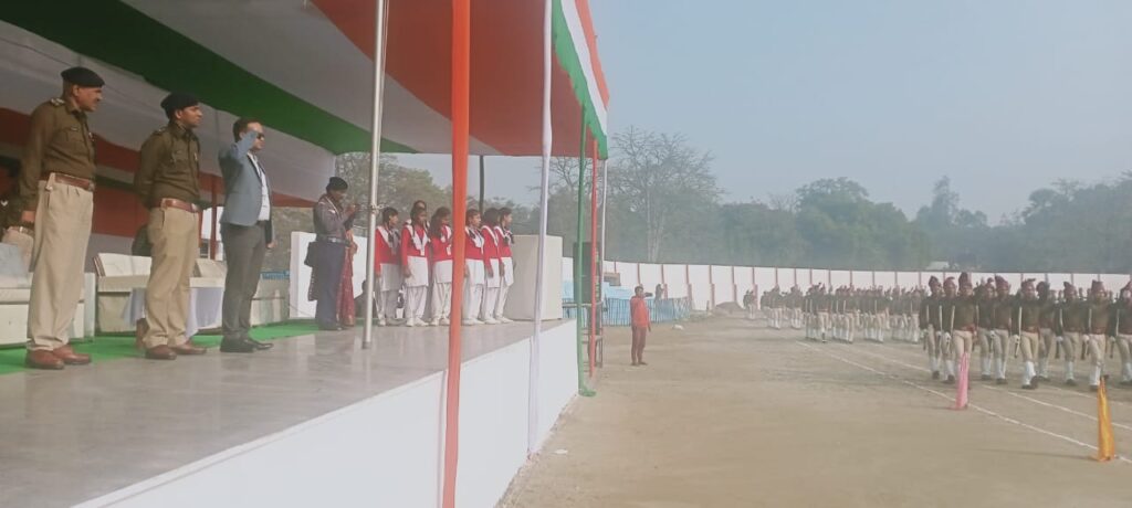 गणतंत्र दिवस समारोह के पूर्वाभ्यास का सारण जिलाधिकारी ने किया निरीक्षण ; मुख्य समारोह स्थल पर प्रभारी मंत्री करेंगे झंडोत्तोलन