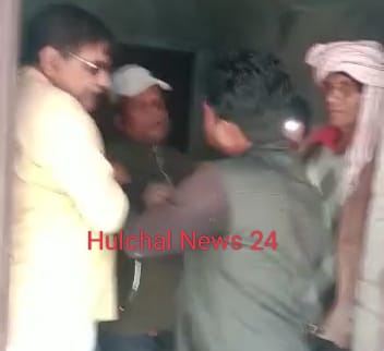 एमडीएम के चावल की हो रही थी कालाबाजारी ; रंगे हाथ प्रधानाध्यापक एवं व्यवसायी को ग्रामीणों ने पकड़ा