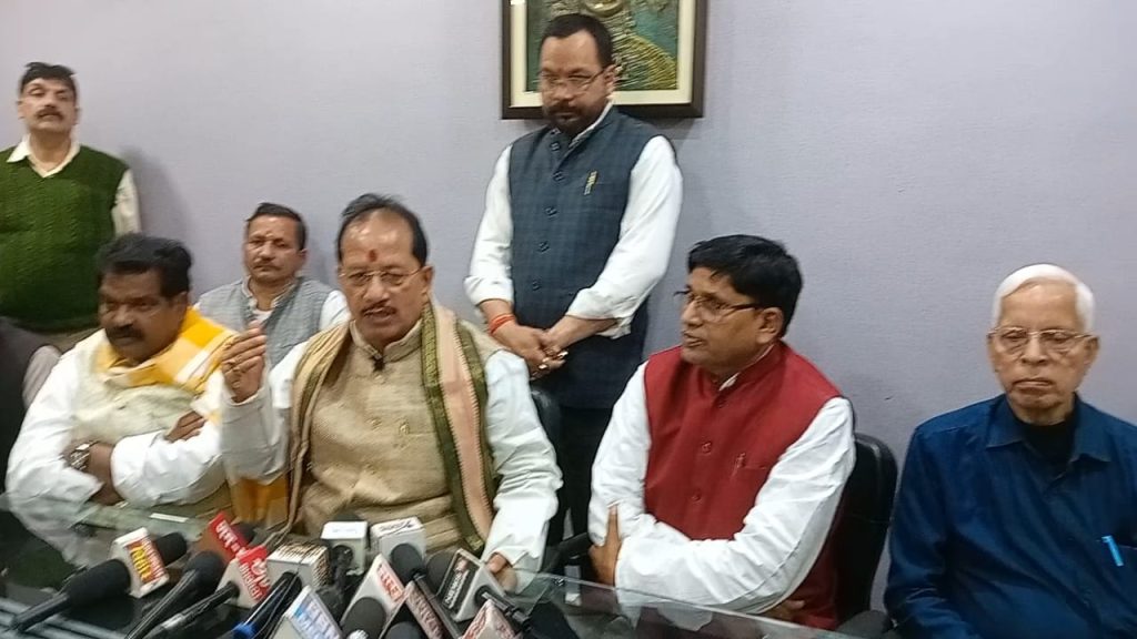 दारू बालू माफियाओं एवं अपराधियों को संरक्षण दे रही बिहार सरकार : विजय कुमार सिन्हा