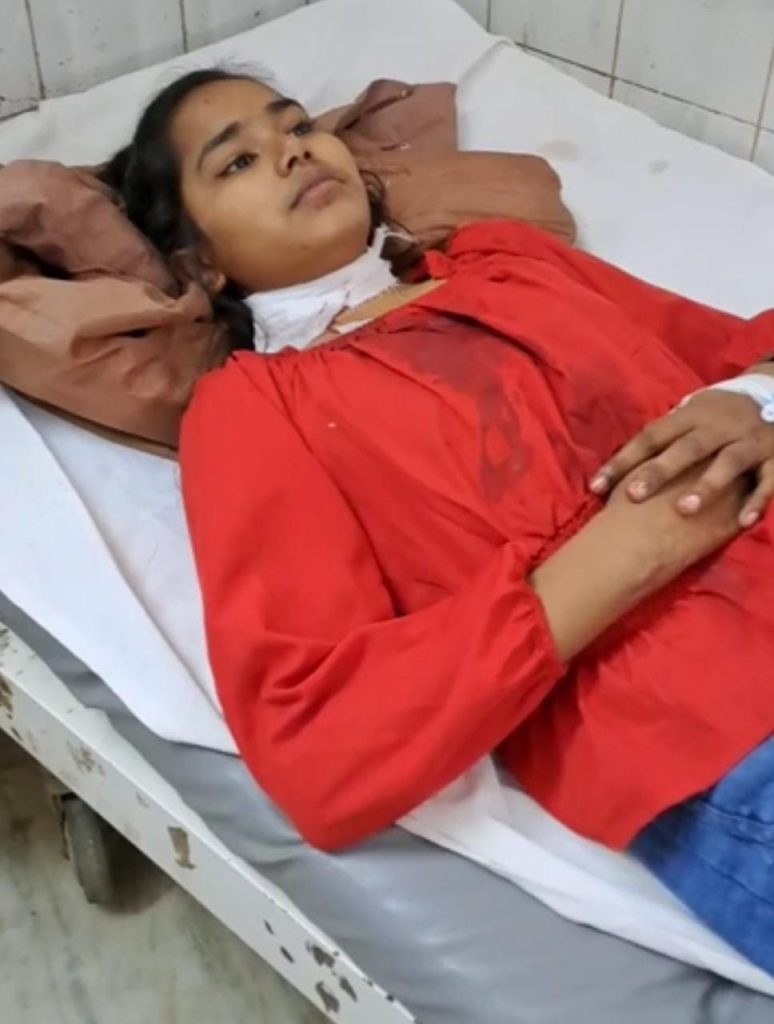जीजा के साथ बाइक पर जा रही साली के गर्दन पर मनचलों ने चाकू से किया हमला
