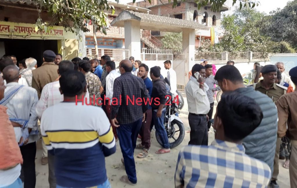 दिनदहाड़े इलाहाबाद बैंक के सीएसपी पर धावा बोल अपराधियों ने लूट की वारदात को दिया अंजाम ; मुखिया के आवासीय कैंपस में हुई घटना