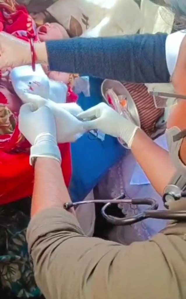 ट्रेन में गूंजी किलकारी ; वाराणसी मंडल चिकित्सालय की टीम ने कराया सुरक्षित प्रसव