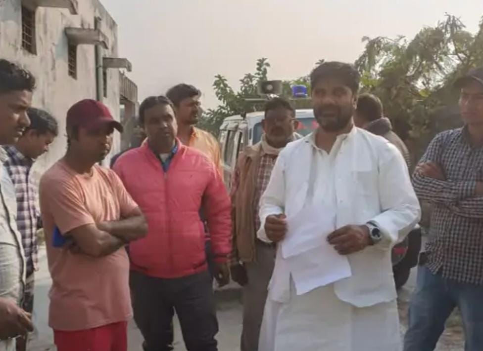 बीडीसी सदस्य के भाई को बदमाशों ने दुकान पर चढ़कर मारी गोली ; स्थिति गंभीर