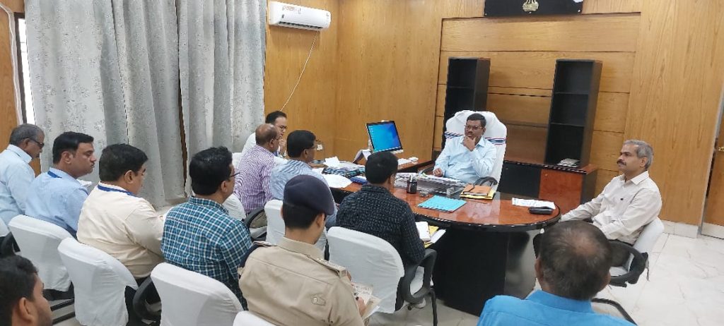 03-सारण स्नातक/शिक्षक निर्वाचन हेतु कार्यों के समीक्षोपरांत कार्मिक/ कार्मिक कल्याण कोषांग के नये प्रभारी पदाधिकारी की हुई प्रतिनियुक्ति