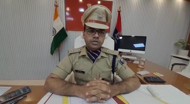 चाकूबाजी मामले में पुलिस ने तीन बदमाशों को पिस्टल के साथ दबोचा