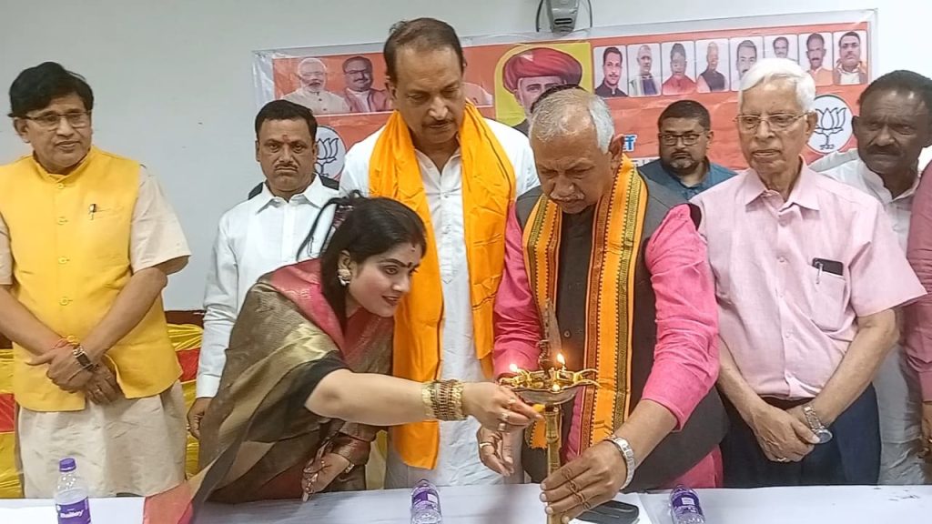 महात्मा ज्योतिबा फुले का जीवन दर्शन आत्मसात करने की आवश्यकता : रूडी