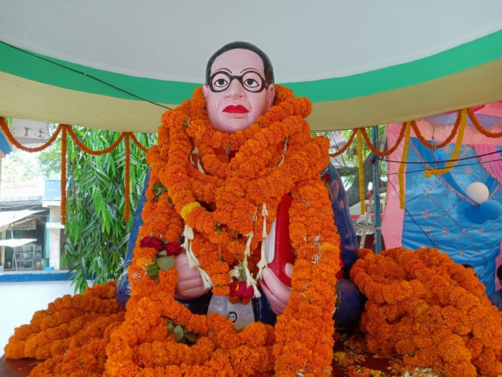 धूमधाम से मनाई गई संविधान निर्माता डॉक्टर भीमराव अंबेडकर की 132वीं जयंती