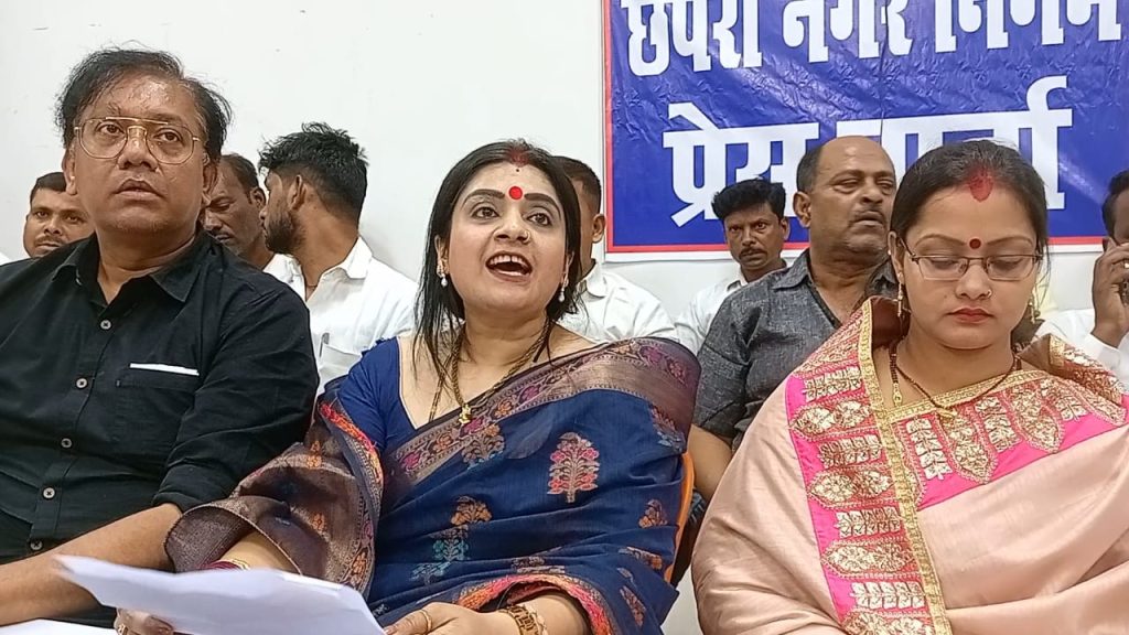 अभी ठेला व रिक्शा चालकों का कर माफ किया है लेकिन जल्द ही शहर में दौड़ेगी महिलाओं के लिए निशुल्क पिंक लाइन सेवा : राखी गुप्ता, महापौर