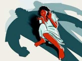 शर्मनाक : शौच के लिए गई नाबालिक लड़की के साथ गैंगरेप