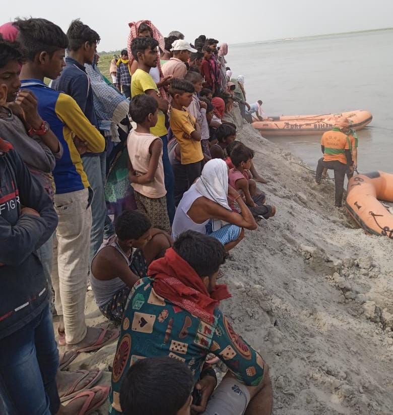 दोस्तो के साथ स्नान करने गये किशोर की गंडक नदी में डूबने से मौत ; तलाश में जुटी एसडीआरएफ की टीम