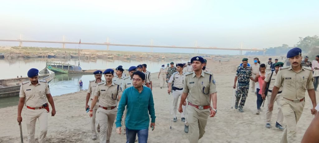 अवैध बालू भंडारण के खिलाफ सारण डीएम व एसपी ने की बड़ी कार्रवाई ; भंडारण वाले स्थलों के जमीन मालिकों के विरुद्ध भी दर्ज कराई गई प्राथमिकी