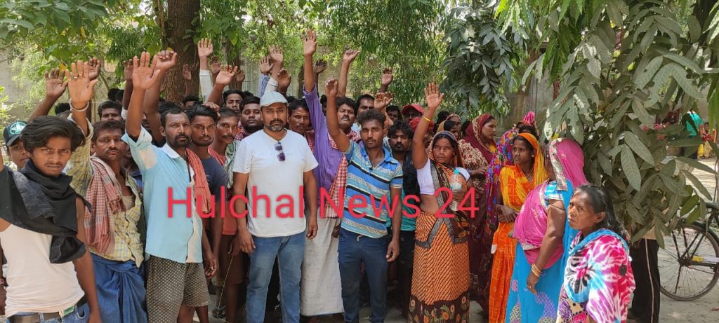 एक तो छपरा नगर निगम की सफाई व्यवस्था ध्वस्त  ऊपर से सफाई कर्मी गए हड़ताल पर ; आश्वासन के बाद मामला टला ; कहा नहीं बनाएंगे बायोमैट्रिक अटेंडेंस