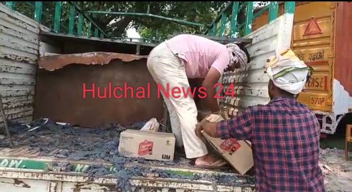 डीसीएम ट्रक में रुई के अंदर छुपाकर रखा गया था ₹20 लाख का अंग्रेजी शराब ; चालक गिरफ्तार, उपचालक फरार