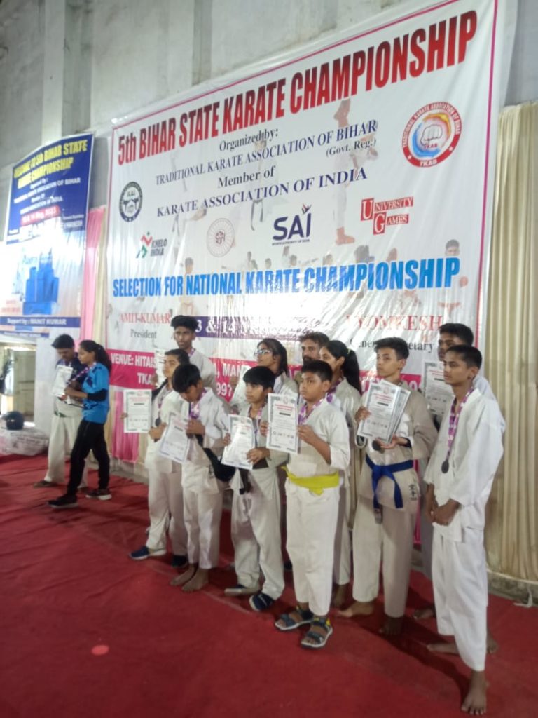 राज्यस्तरीय कराटे चैम्पियनशिप में सारण ने एक गोल्ड व दो सिल्वर समेत जीते 13 मेडल