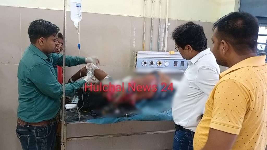 छेड़खानी का विरोध करने पर पहले पत्नी को पीटा ; पति आया तो उसको चाकू घोंप किया जख्मी