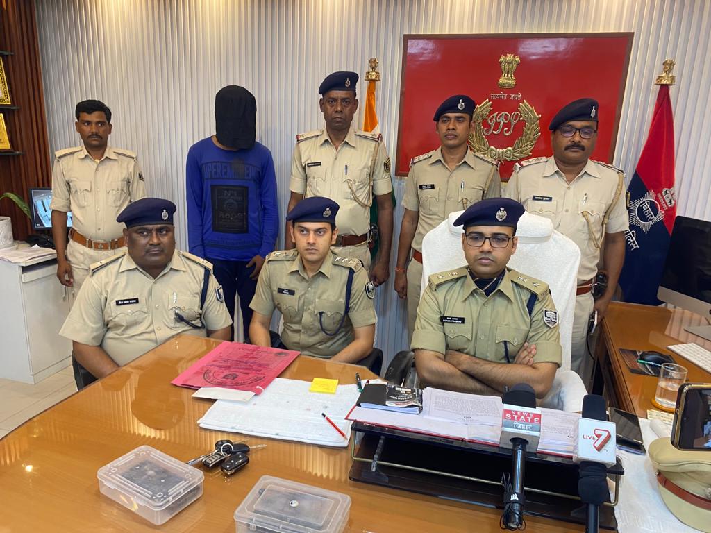 कुशीनगर से शादी के लिए बुलाकर युवक की गला रेत कर ह-त्या मामले का पुलिस ने किया उद्भेदन