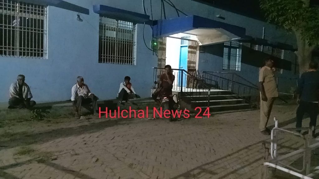 वह दोस्तों संग मिलकर करता था ब्लैकमेल… ; घर के कमरे में साड़ी के सहारे फंदे से लटकता मिला युवती का शव