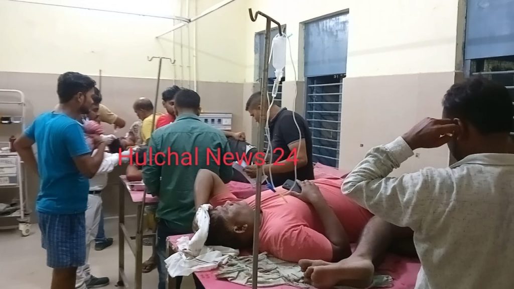 आम तोड़ने के विवाद में हुई चाकूबाजी ; पिता-पुत्र सहित चार जख्मी