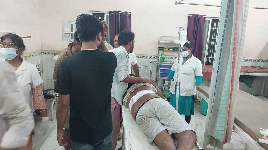 बाइक सवार अपराधियों ने एक युवक को मारी गोली ; सदर अस्पताल से बेहतर चिकित्सा के लिए रेफर