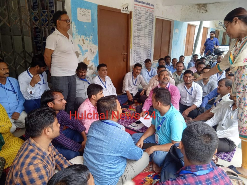 उपप्रमुख एवं कर्मचारी मारपीट मामले में जनप्रतिनिधि एवं प्रखंड प्रशासन आमने-सामने ; कार्यालय का कामकाज ठप्प