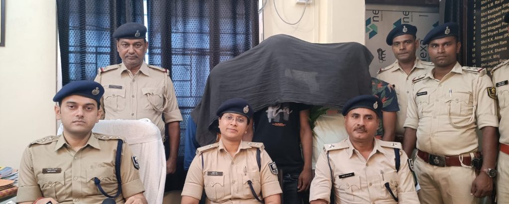 लूट कांड का उद्भेदन करते हुए पुलिस ने 5 अपराधियों को किया गिरफ्तार