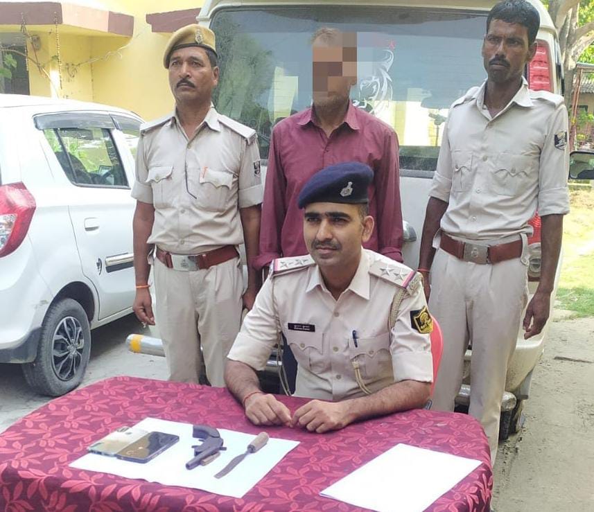 स्कॉर्पियो से किसी आपराधिक घटना को अंजाम देने पहुंचे थे अपराधी ; पुलिस ने एक अपराधी को दबोचा अन्य फरार, स्कॉर्पियो एवं हथियार बरामद