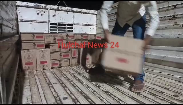 उत्पाद विभाग ने मांझी चेकपोस्ट पर 53 कार्टन अंग्रेजी शराब के साथ दो धंधेबाजों को किया गिरफ्तार ; पिकअप वैन जब्त