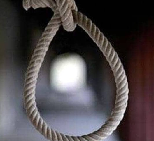 फं’दे के सहारे लटकते मिला किशोरी का श’व ; जांच में जुटी पुलिस