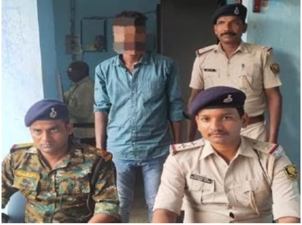 टॉप 10 में शामिल कु’ख्यात अ’पराधी को बाइक लू’ट के दौरान भागने पर पुलिस ने टीम बनाकर दबोचा ; पकड़े गए अ’पराधी ने ठिकाने का बताया पता