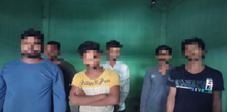 सिगरेट के वि’वाद में दो पक्षों के बीच झ’ड़प के बाद प’थराव और फा’यरिंग मामले में दोनों तरफ से आधा दर्जन युवक गि’रफ्तार
