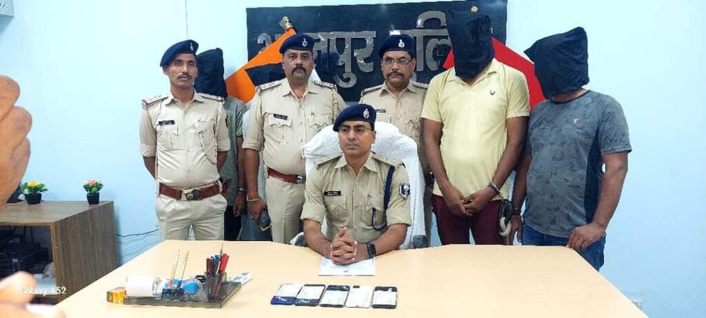 अंतर जिला वाहन चोर गिरोह के पांच अपराधियों को पुलिस ने दबोचा