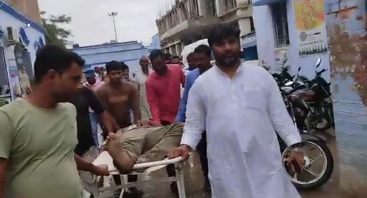 नकाबपोश अ’पराधियों ने दुकान पर चढ दुकानदार को मारी गो’ली ; पीएमसीएच रेफर