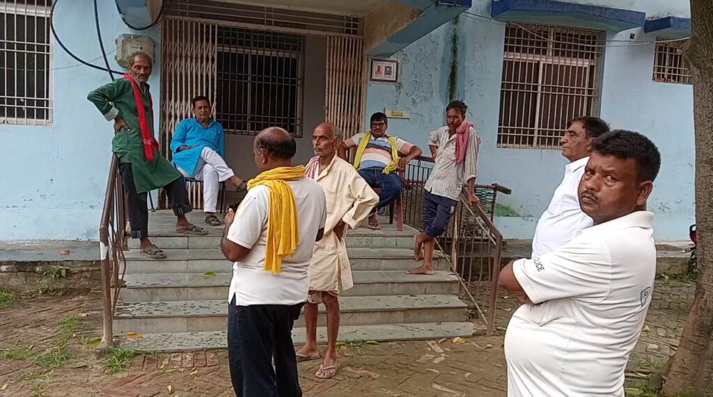 काल बनकर आया सर्प : बेड पर चढकर सो रहे व्यक्ति को डसा, उपचार के दौरान मौ’त