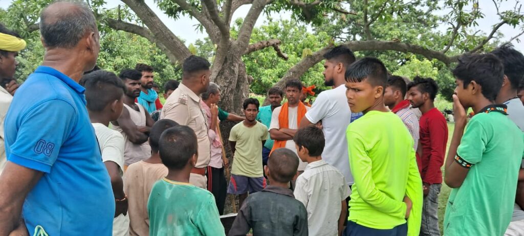 तीन दिनों से लापता वृद्ध का श’व मकई के खेत से बरामद ; मचा कोह’राम