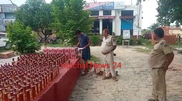 छपरा-सिवान मुख्य मार्ग पर पुलिस को देख ट्रक से कूद कर चालक हुआ फ’रार ; ट्रक से भारी मात्रा में अंग्रेजी श’राब ब’रामद