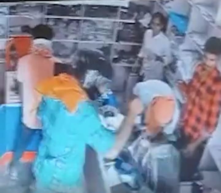 सीएसपी में घुस तीन बदमाशों ने हथि’यार के बल पर चार लाख लू’ट की वार’दात को दिया अंजाम