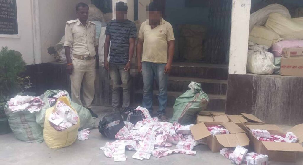 अगर आप फेयर क्रीम लगाती हैं तो हो जाएं सावधान आपका चेहरा सुंदर होने की बजाय हो सकता है कुरूप ; दांत चमकाने की बजाए उसमें हो सकता है इन्फेक्शन