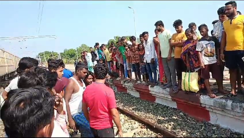 थावे-पाटलिपुत्र एक्सप्रेस ट्रेन से गि’रकर एक अधेड़ व्यक्ति की मौ’त