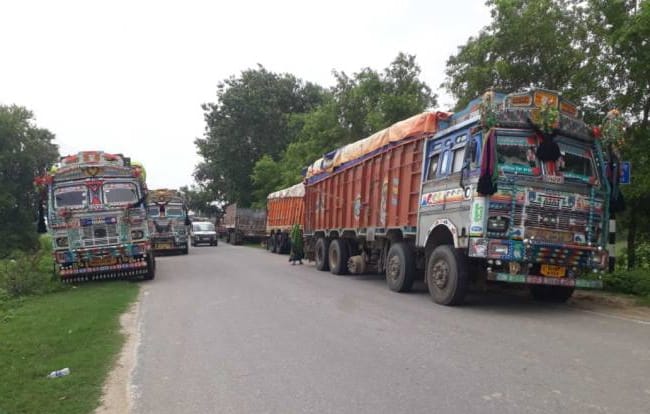 अवैध बालू के खनन, परिवहन एवं ओवरलोडेड वाहनों के विरुद्ध डीएम व एसपी ने चलाया अभियान ; ₹77 लाख का लगाया गया जुर्माना