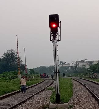 सोनपुर-बलिया रेलखंड पर ट्रेन से गिरकर दो व्यक्ति की मौ’त