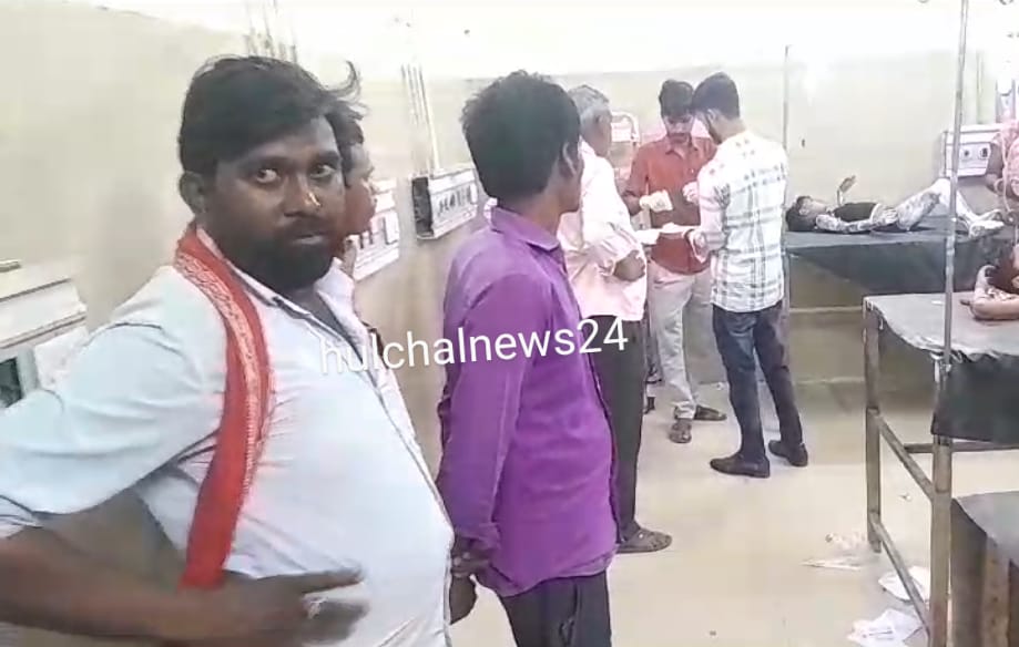 रसोई गैस पाईप फटने से घर के महिला बच्चे समेत 5 लोग झु’लसे ; भर्ती