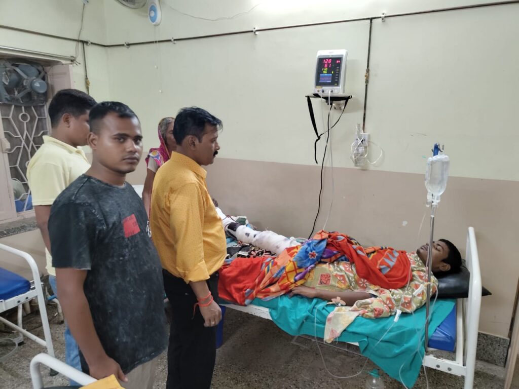 पैसे के अभाव में नहीं हो पा रहा था उचित इलाज ; निशुल्क उपचार और दवा के साथ किया ऑपरेशन तो परिजनों ने कहा भगवान हैं डॉ शैलेंद्र