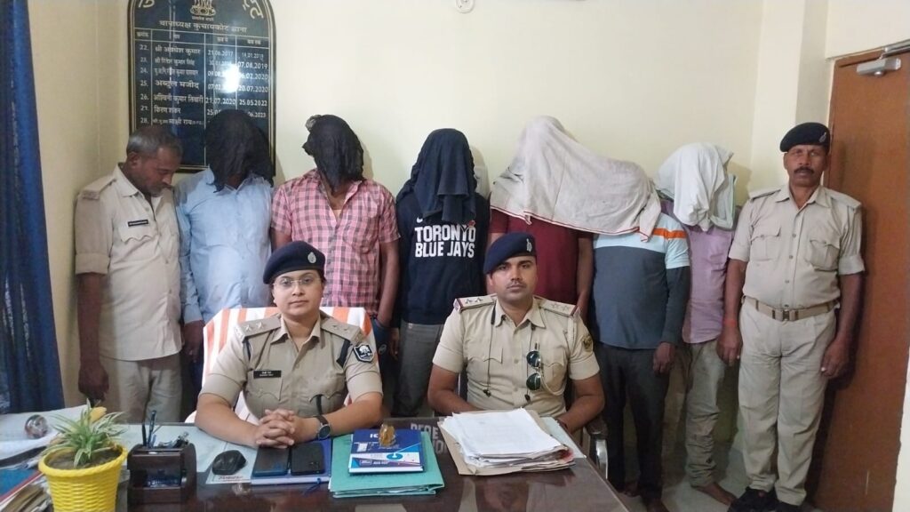 10 मवेशियों के साथ 06 पशु त’स्कर गिरफ्तार ; पिकअप वैन व स्कॉर्पियो जब्त