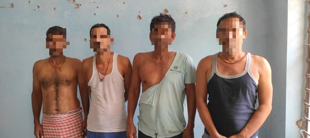 पुलिस पर ह’मला बोल दो जु’आरी को लोगों ने छुराया ; थाना पर किया हंगामा तो पुलिस ने एफआईआर कर तीन भाई समेत चार लोगों को भेजा जेल