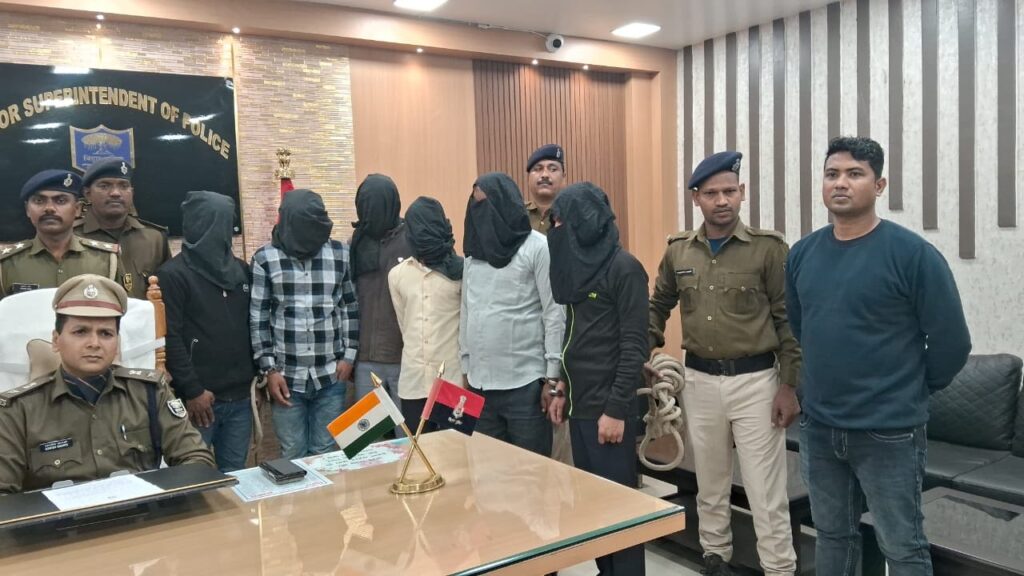 नौकरी के नाम पर धो’खाधड़ी करने वाले गिरोह के 6 सदस्यों को पुलिस ने किया गिरफ्तार