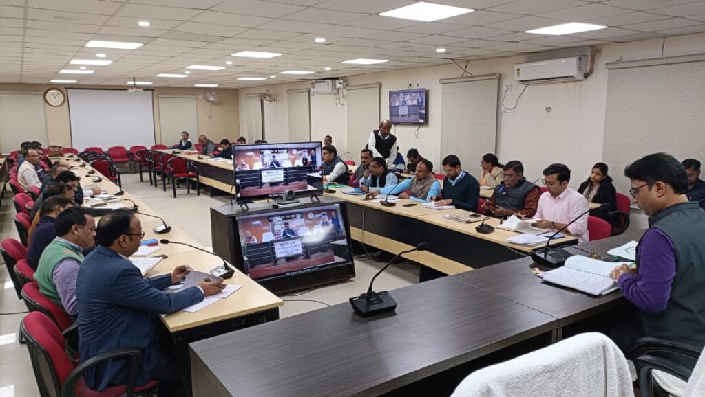 लंबित कार्यों को तत्परता से करें नहीं तो कार्रवाई के लिए रहें तैयार: सारण डीएम